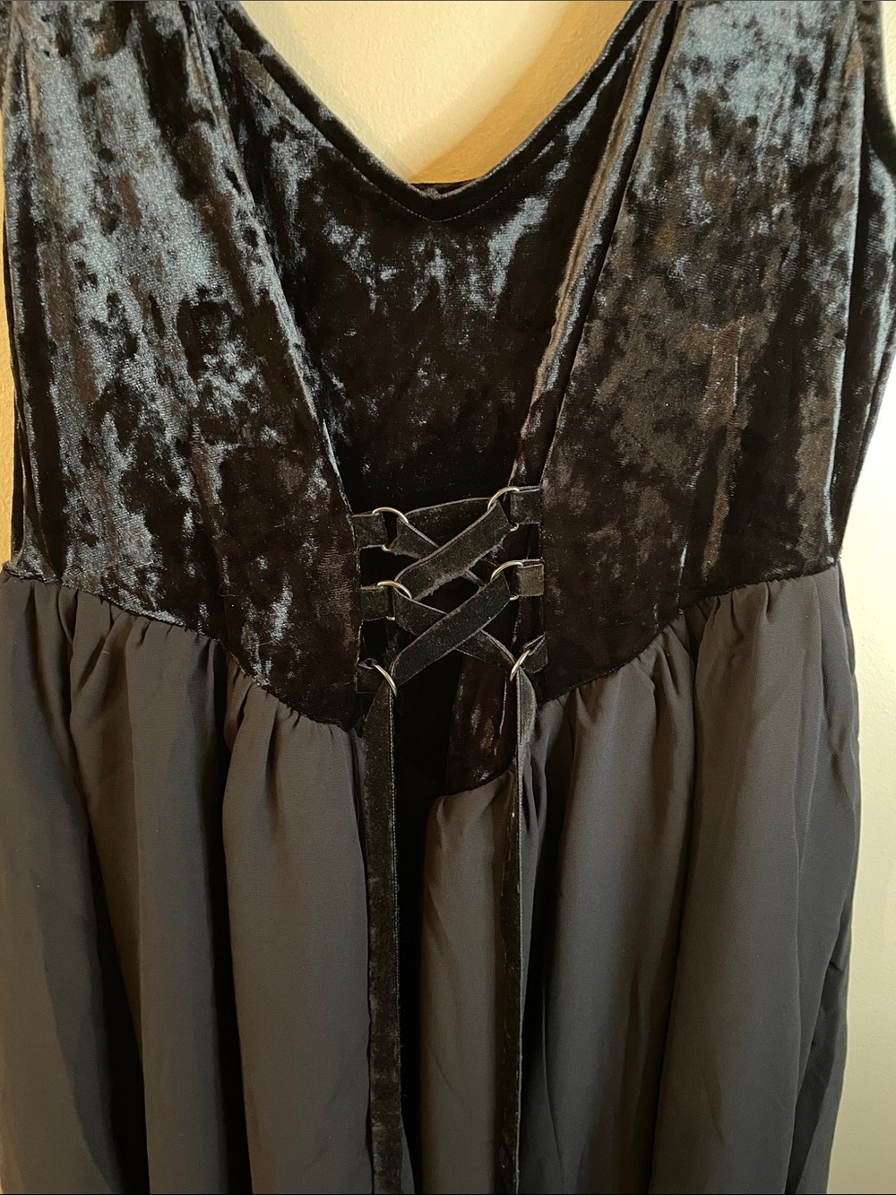 Nightfall Velvet and Chiffon Corset Bow Mini Dress - Picture 4 of 9